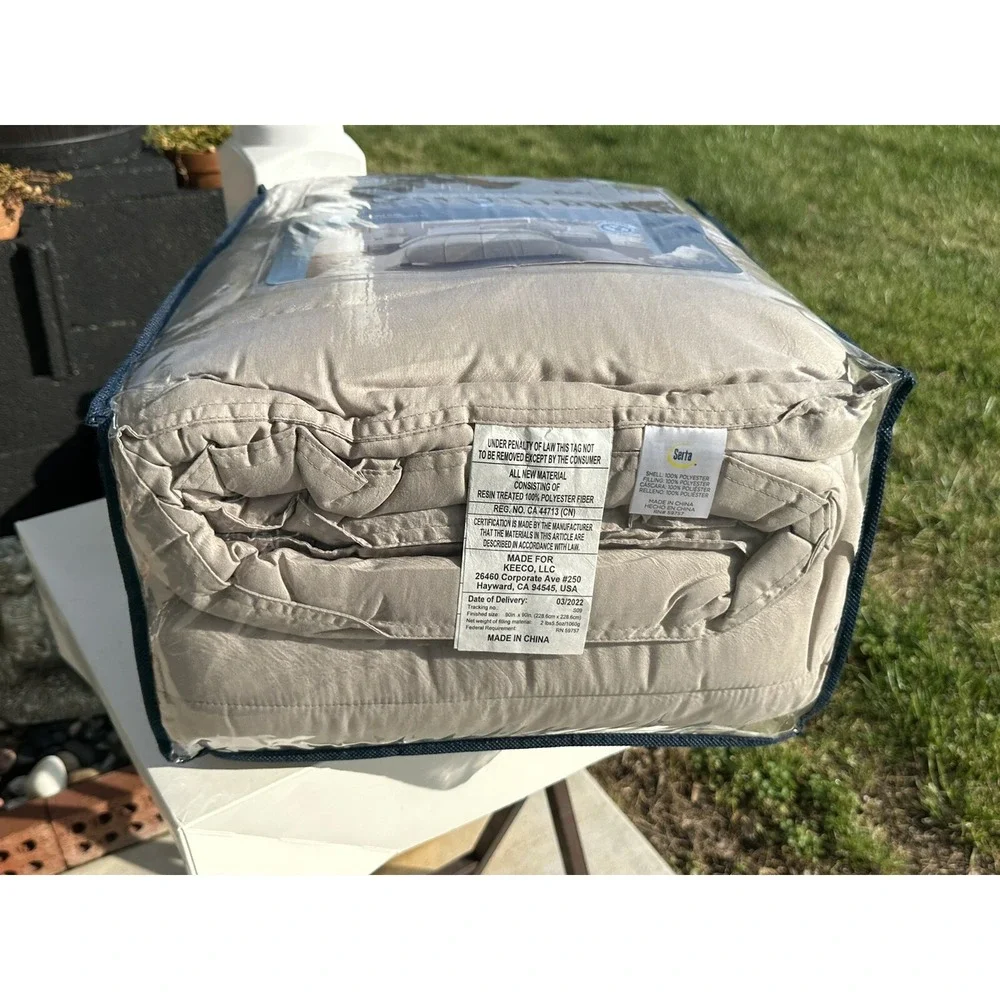 Serta Simply clean‎ 3 piece Comforter set Size Full/Queen Coffee / Light Brown